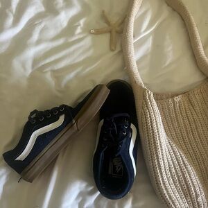 NAVY VANS